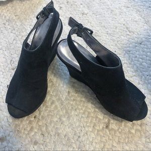 *25% OFF BUNDLE!* 
Rampage Faux Suede Black Wedges